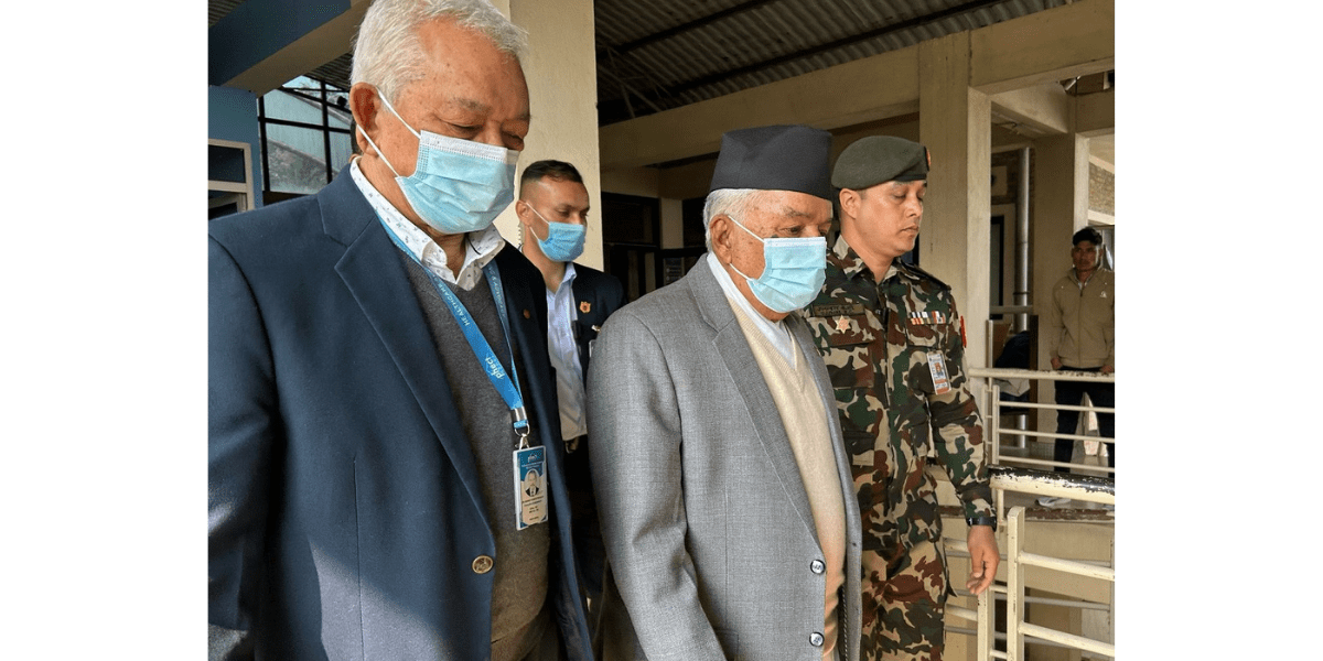 राष्ट्रपतिले अस्पतालमै पुगेर लिए अर्थमन्त्रीको स्वास्थ्य अवस्थाबारे जानकारी