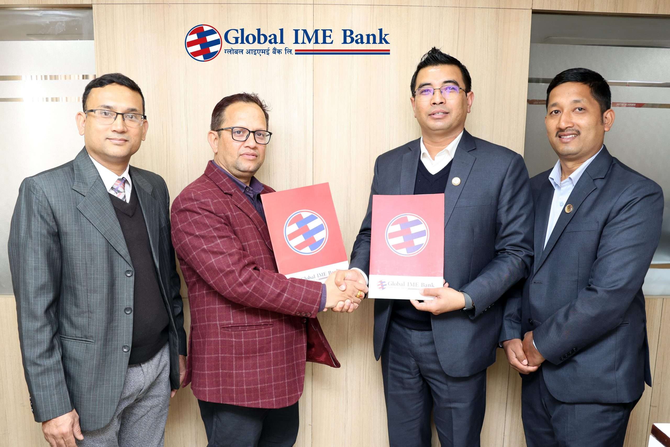 ग्लोबल आइएमई बैंक र राष्ट्रिय फोटो पत्रकार समूहबीच सम्झौता, शून्य ब्याजदरमा क्यामरा खरिदको लागि ऋण पाउने