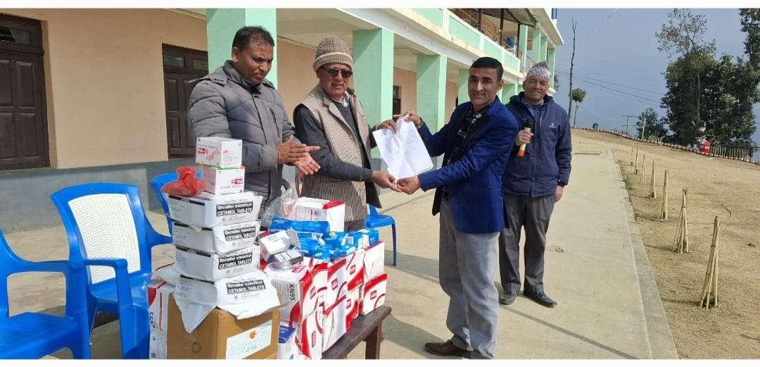 भोजपुरका सामुदायिक विद्यालयमा १२ लाख ५० हजार बराबरको स्वास्थ्य सामग्री हस्तान्तरण