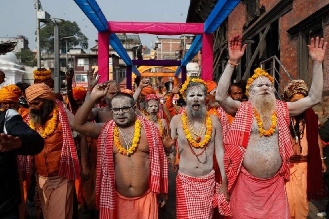 पशुपतिमा आइपुगे नागा बाबाहरू