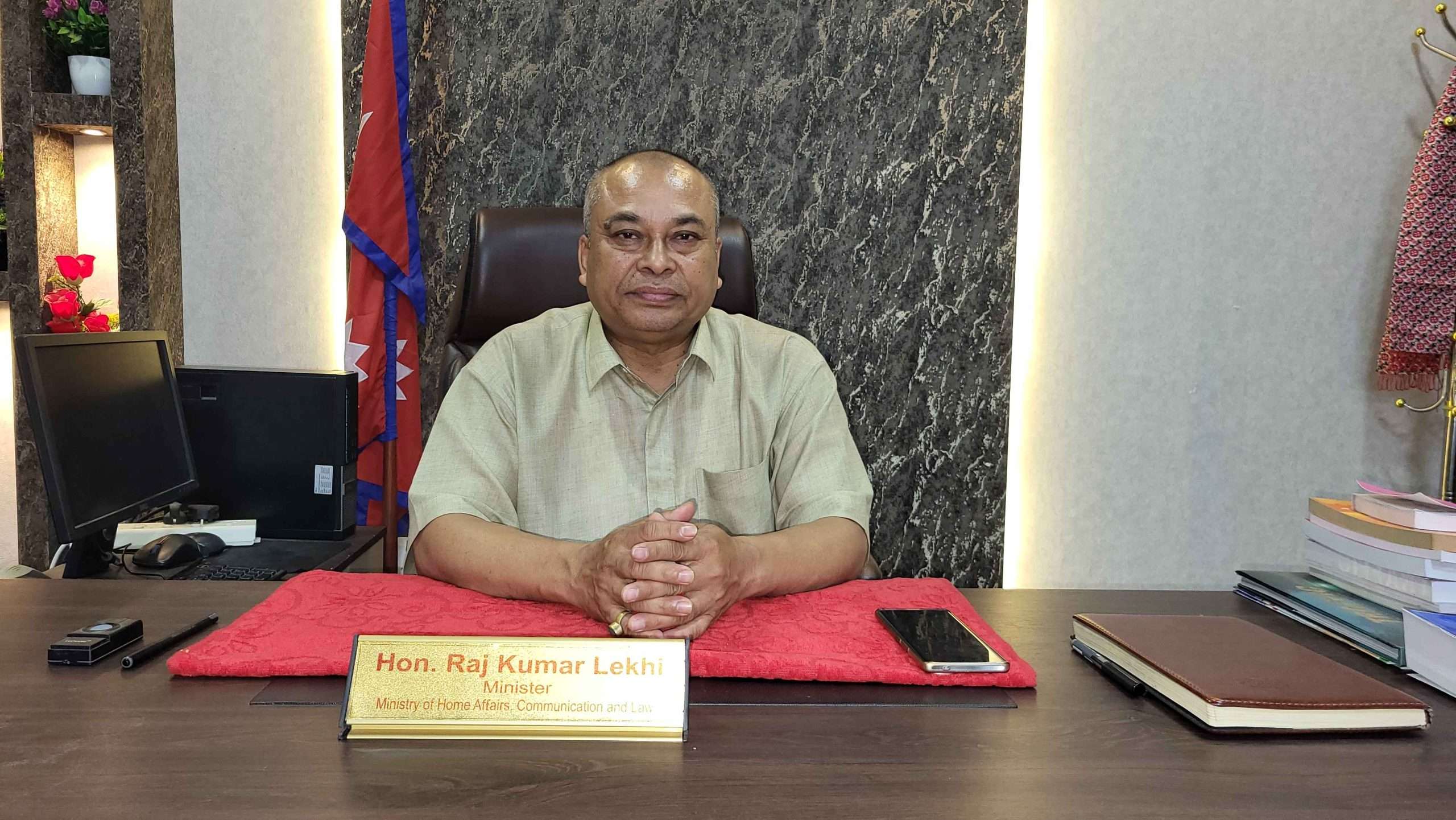 प्रजातन्त्र दिवस : मधेश प्रदेशले छिन्नमस्ता भगवती मन्दिरमा दीप प्रज्जवलन गर्दै