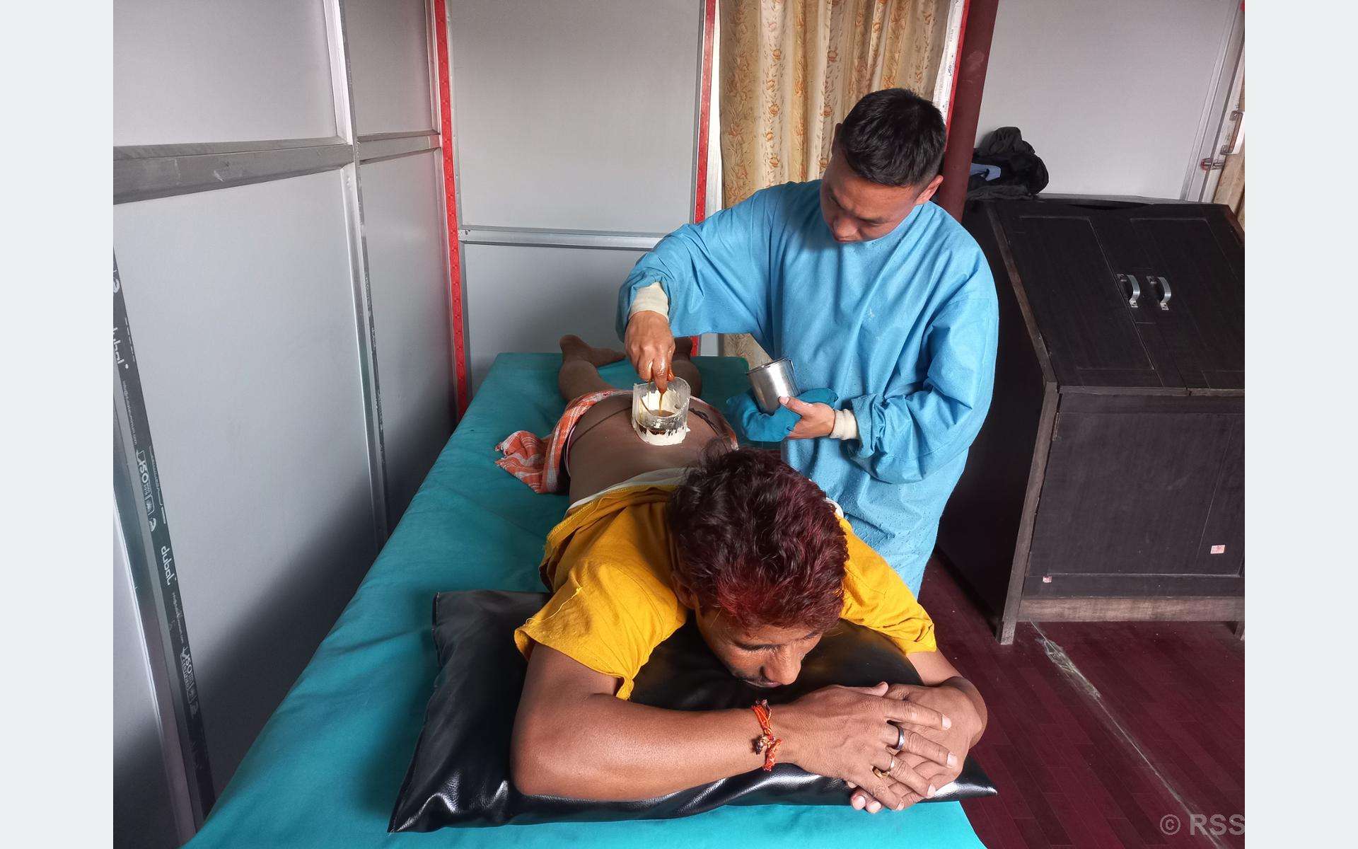झापामा आयुर्वेदिक उपचारमा आकर्षण बढ्दै