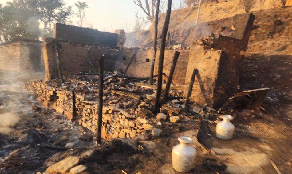 डढेलो गाउँ पस्दा खोटाङमा एक विद्यालयसहित सात घर नष्ट