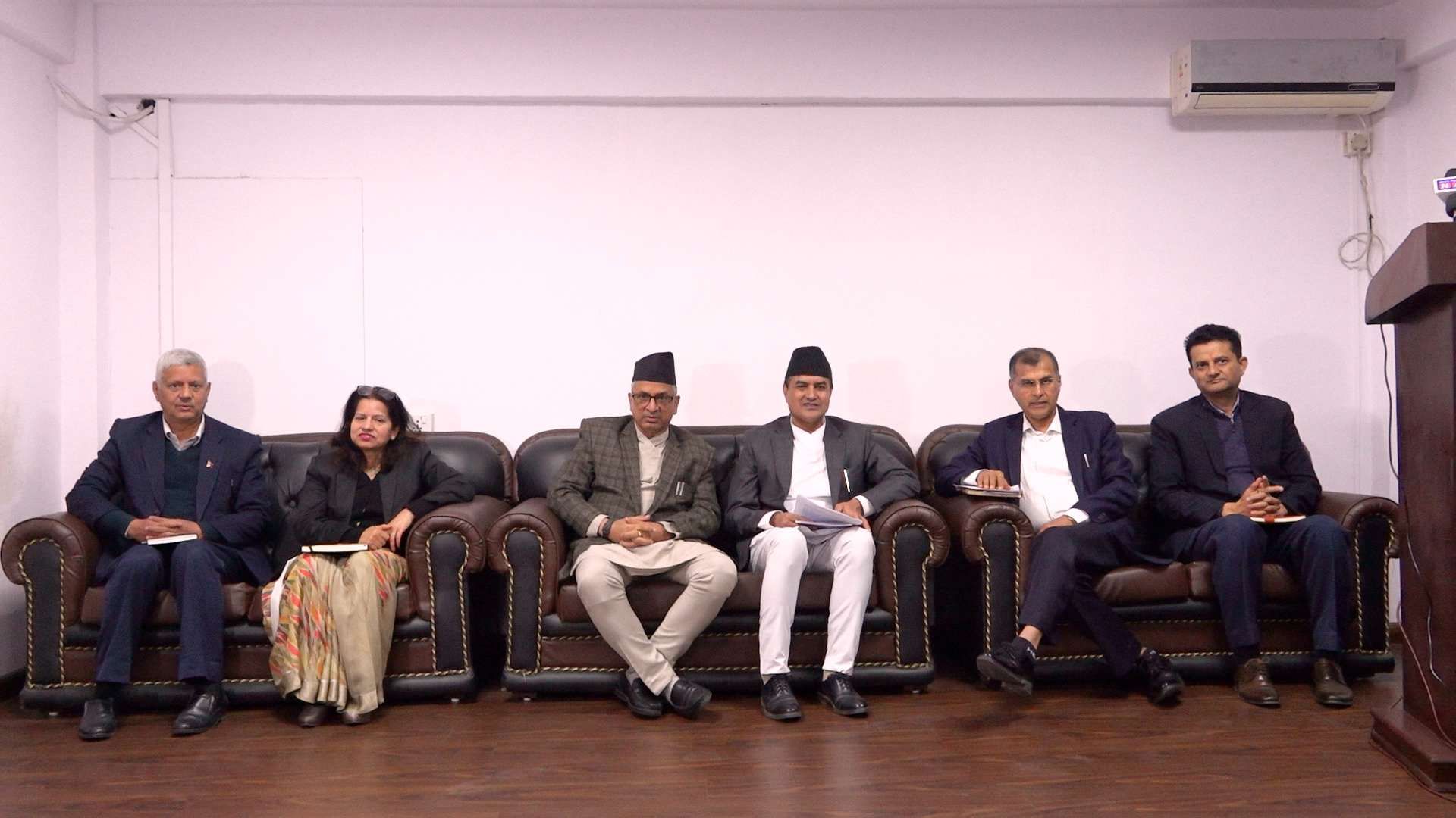सूचना आयोगले तीन महिनाका उपलब्धिहरू सार्वजनिक गर्यो