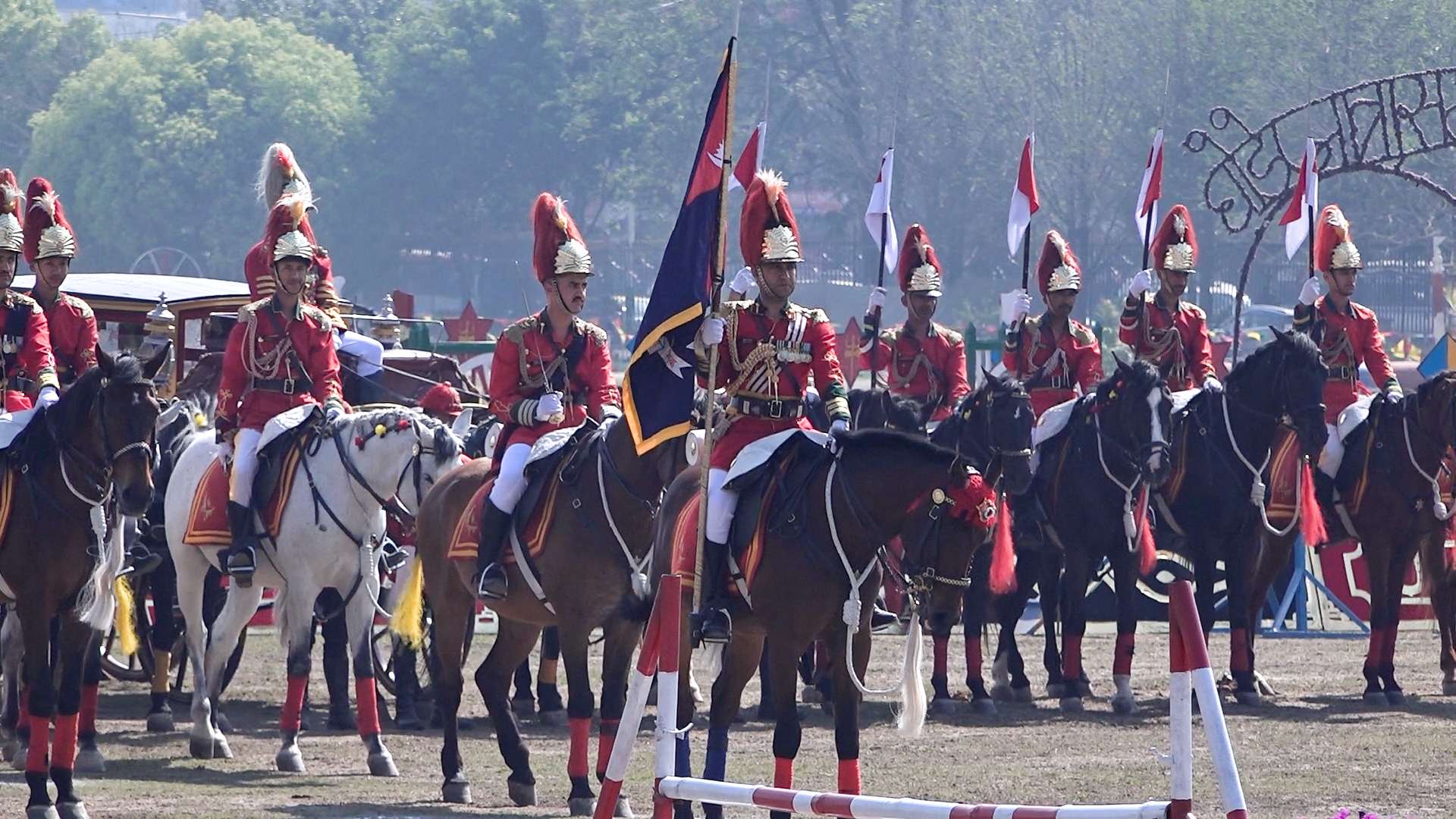 टुँडिखेलमा सेनाले मनायो घोडेजात्रा, राष्ट्रपति र प्रधानमन्त्री सहभागी (फोटो फिचरसहित)