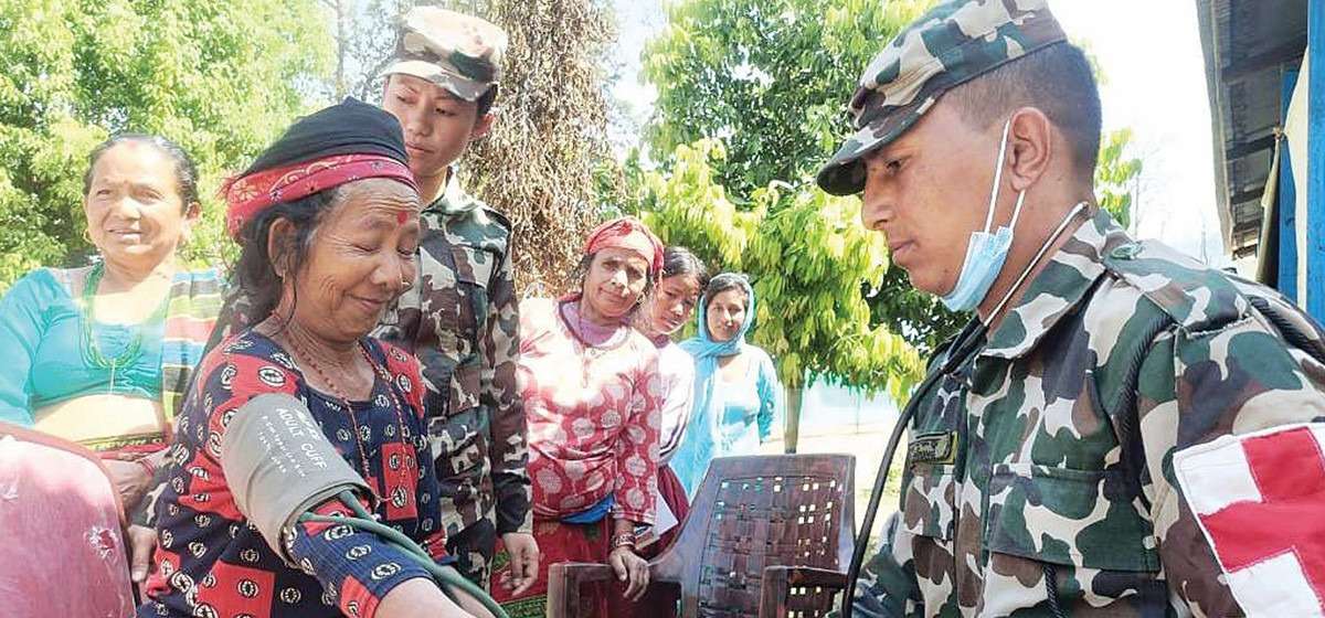 नेपाली सेनाको स्वास्थ्य शिविरमा साढे चार सयको परीक्षण