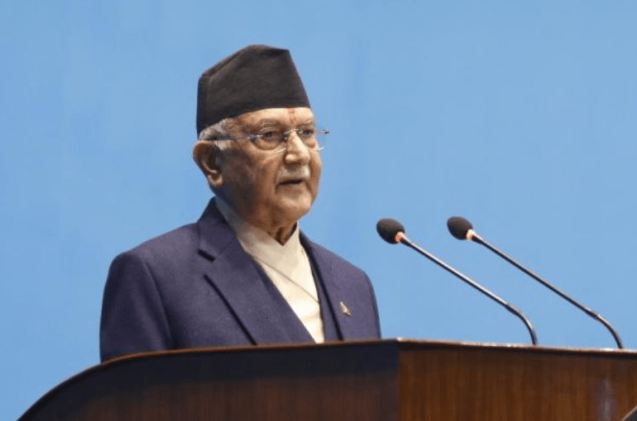 कुलमान बर्खास्तप्रति ओलीको जवाफ : ‘मन्त्रीसँग सहकार्य नगर्ने कर्मचारी हट्छन्’