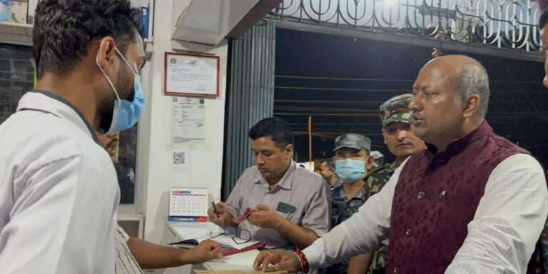 मधेसका मुख्यमन्त्रीद्वारा मिर्चैयाका अस्पताल अनुगमनः दुई जना पक्राउ