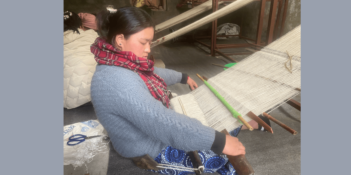 ऊनबाट आम्दानी खोजिरहेका आमाहरु