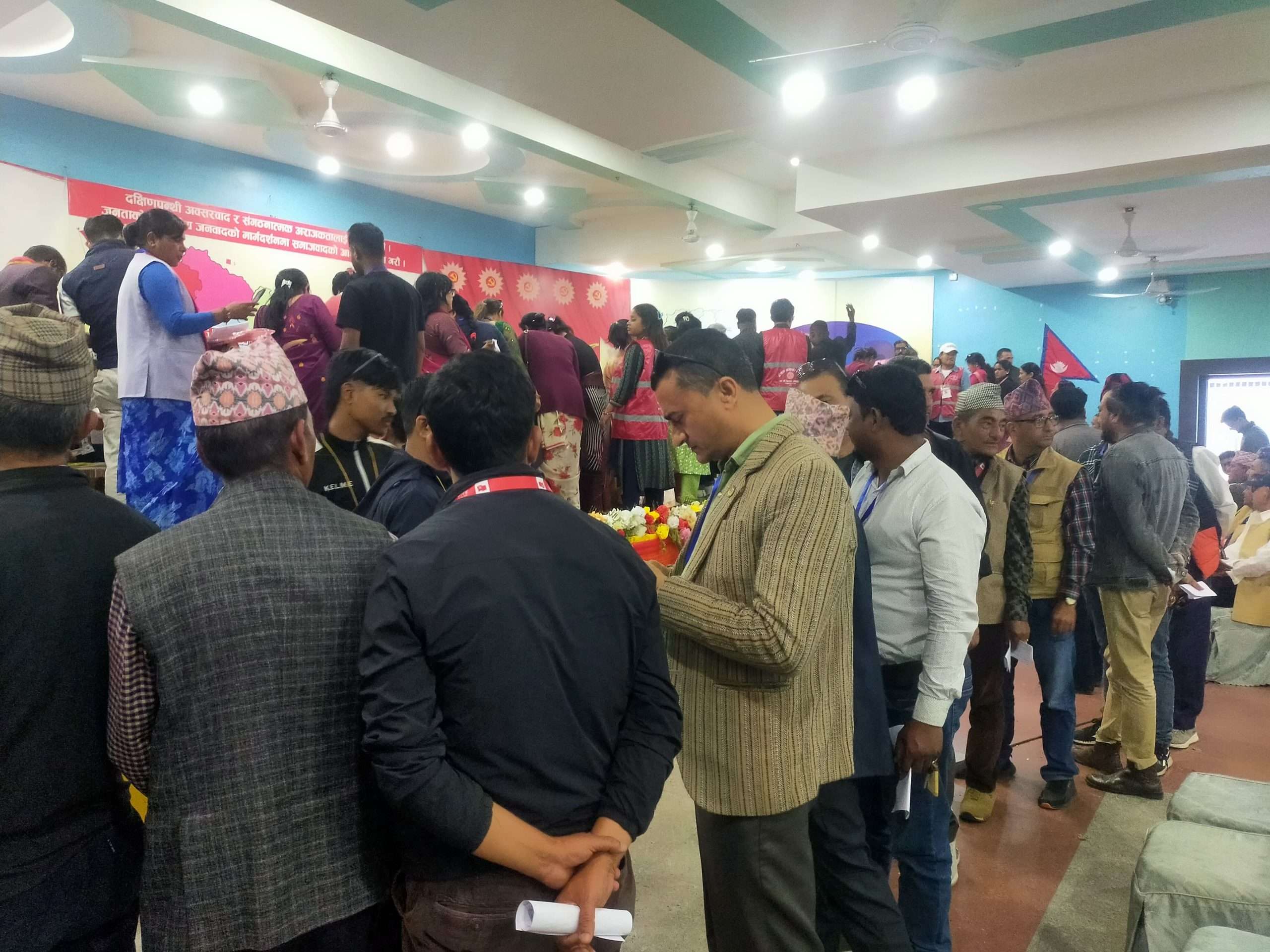 मतपत्र छपाइमा समय लाग्ने भन्दै एमाले मोरङको मतदान फेरी सर्यो