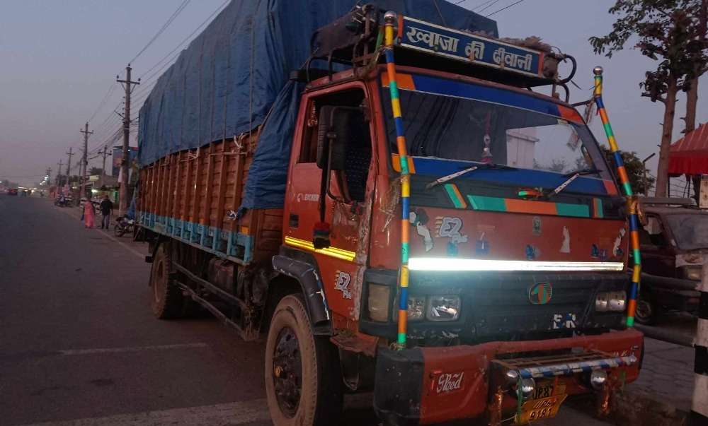 विराटनगर भन्सारबाट जाँचपास भएर निस्किएको ट्रक प्रहरीको नियन्त्रणमा