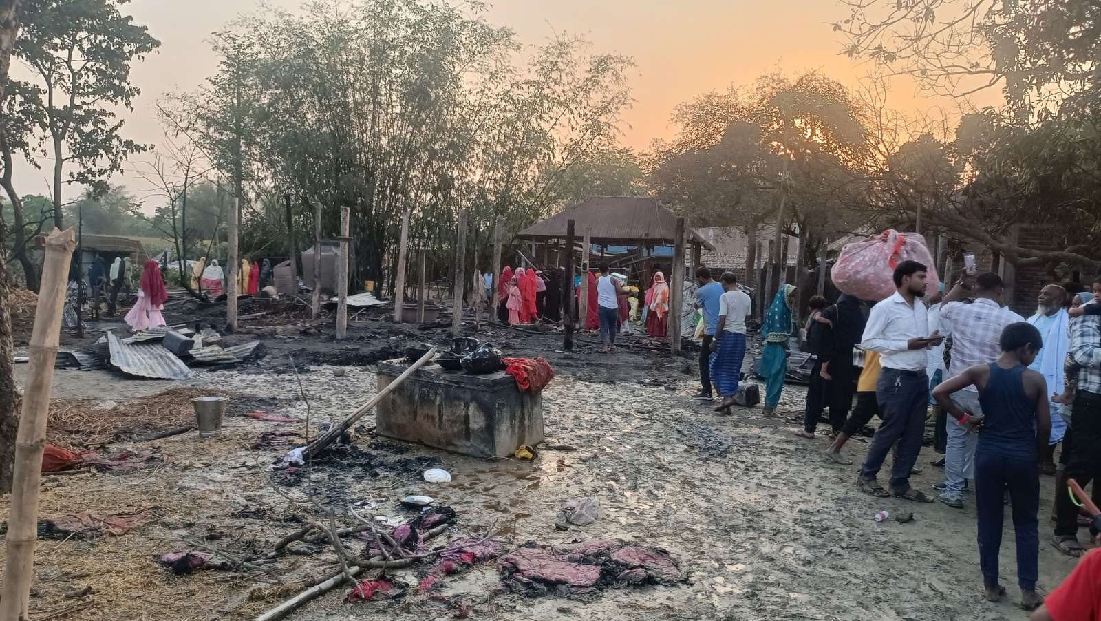 सुनसरीको हरिनगरमा आगलागी : २९ घर जलेर नष्ट