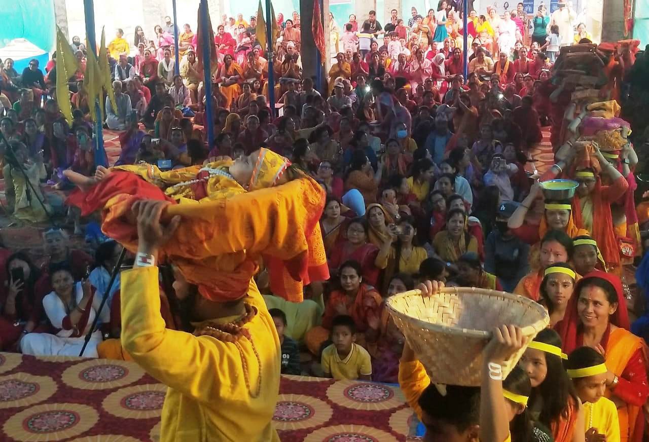 आश्रम निर्माणार्थ वृद्धाभत्तादेखि खुत्रुकेसम्म दान