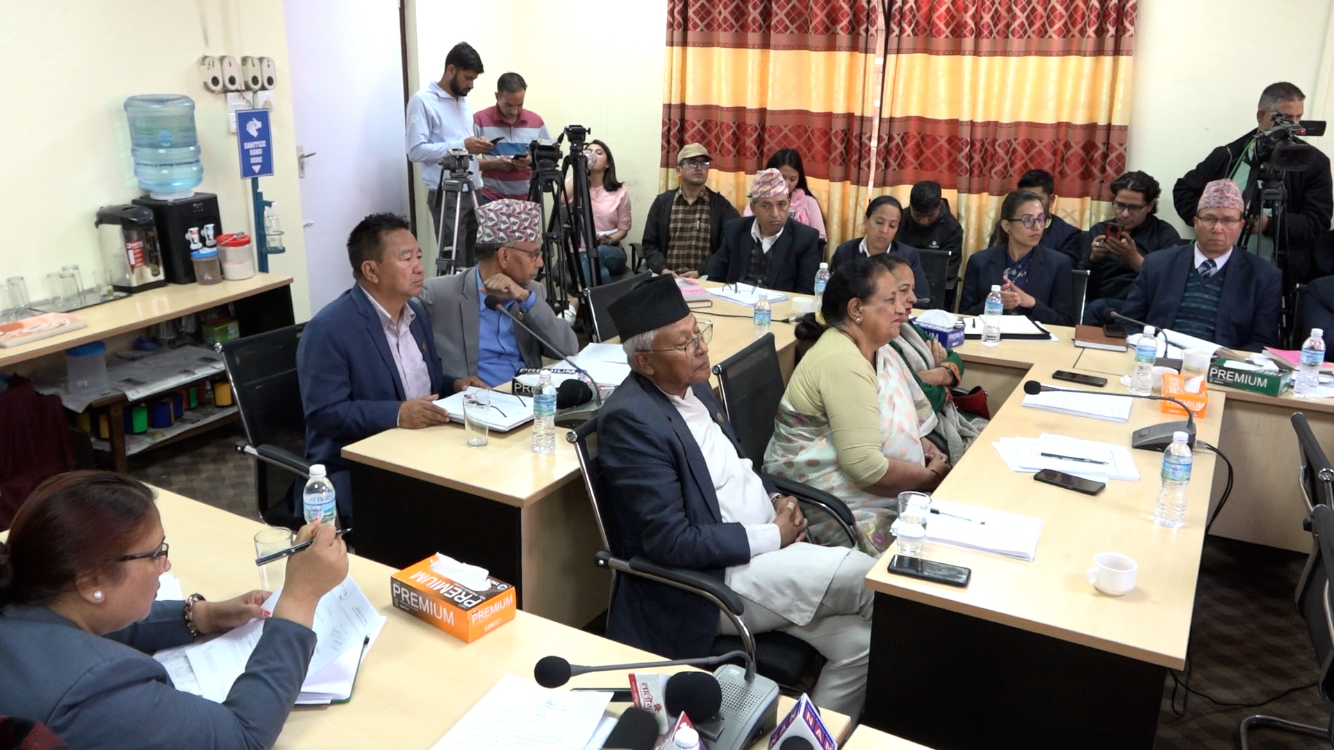 तीनकुने घटनाबारे छलफल गर्न राज्य व्यवस्था तथा सुशासन समितिमा गृहमन्त्रीलाई बोलाइयो