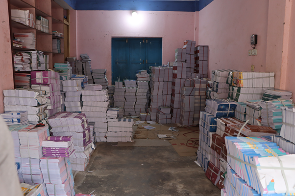 शैक्षिक सत्र सुरु नहुँदै पाठ्यपुस्तक